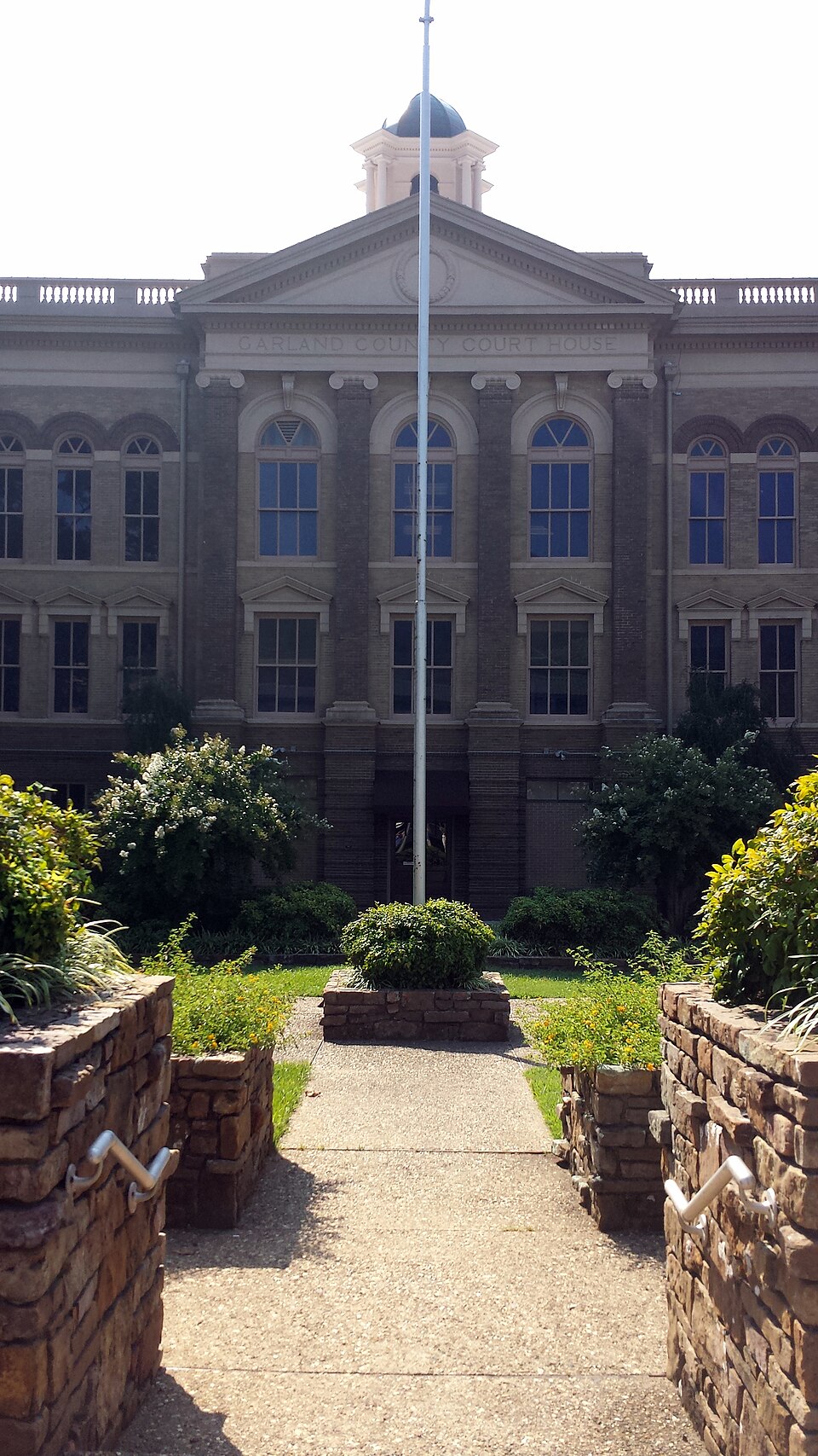 Photograph of Garland County Courthouse