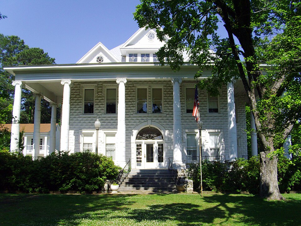 Photograph of Garvin Cavaness House
