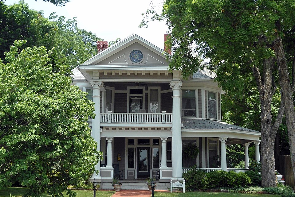 Photograph of Washington-Willow Historic District
