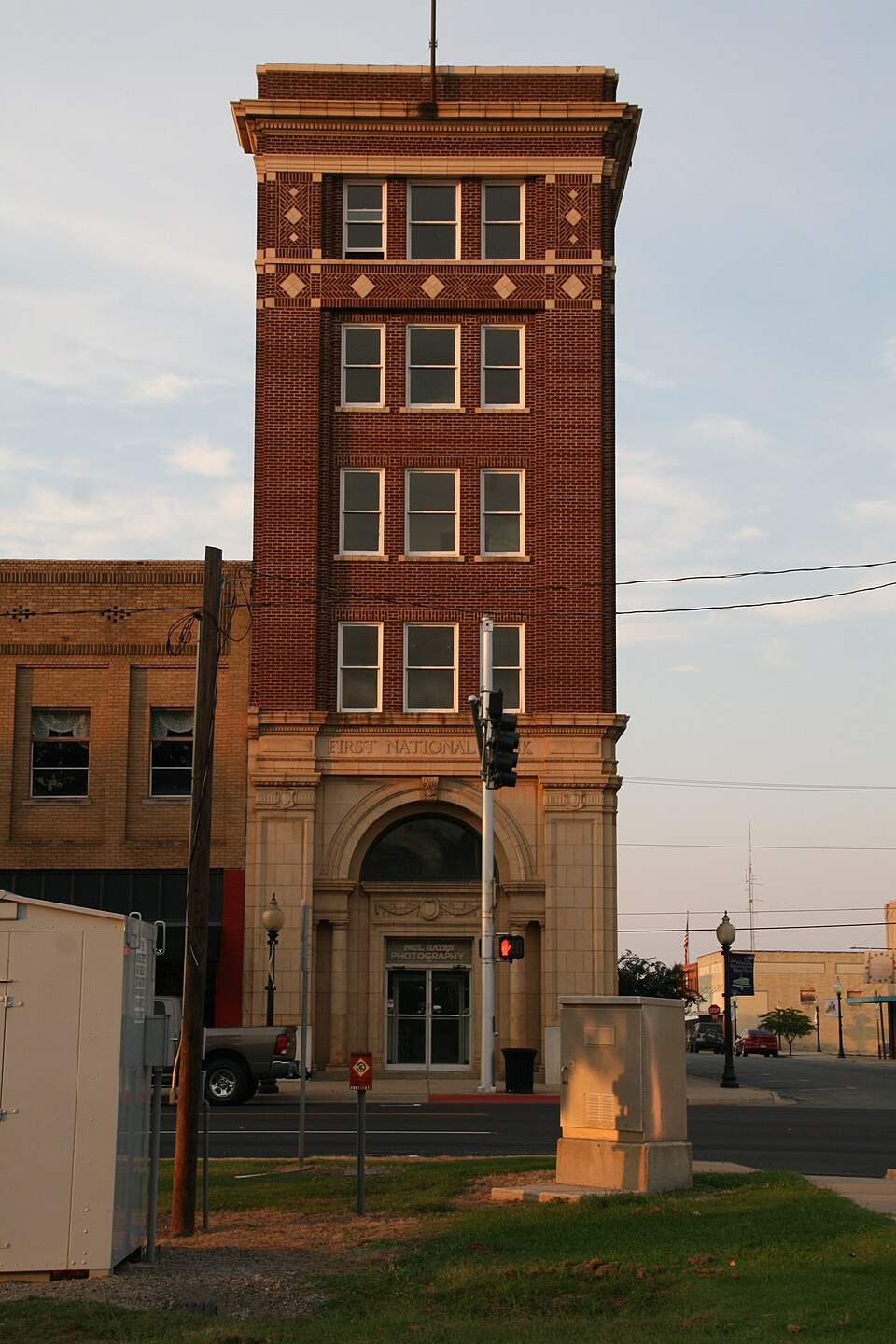 Photograph of First National Bank of Morrilton