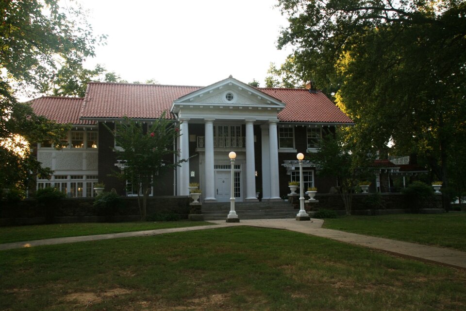 Photograph of Frauenthal House