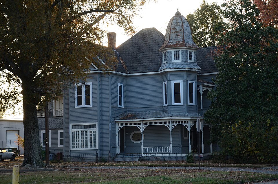 Photograph of R.E. Lee House