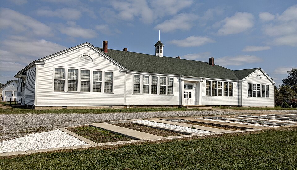 Photograph of Clover Bend High School