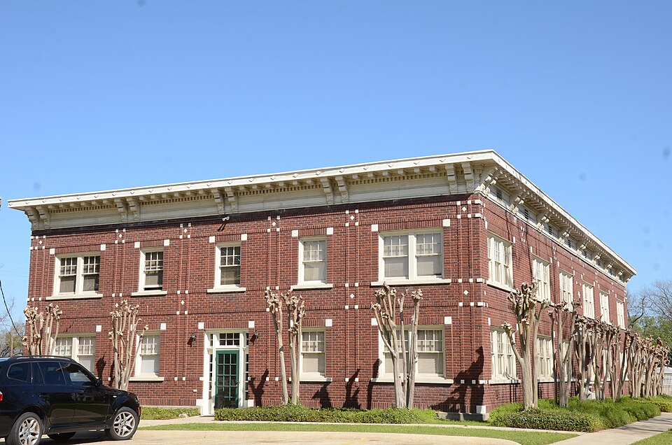 Photograph of El Dorado Apartments