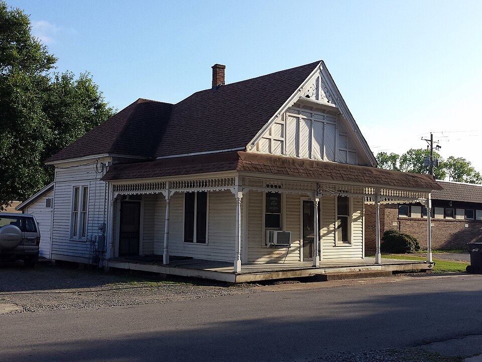 Photograph of Manning, Lee and Moore Law Office