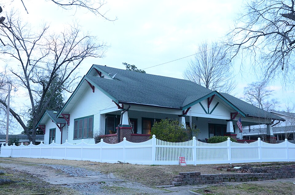 Photograph of Elliott House