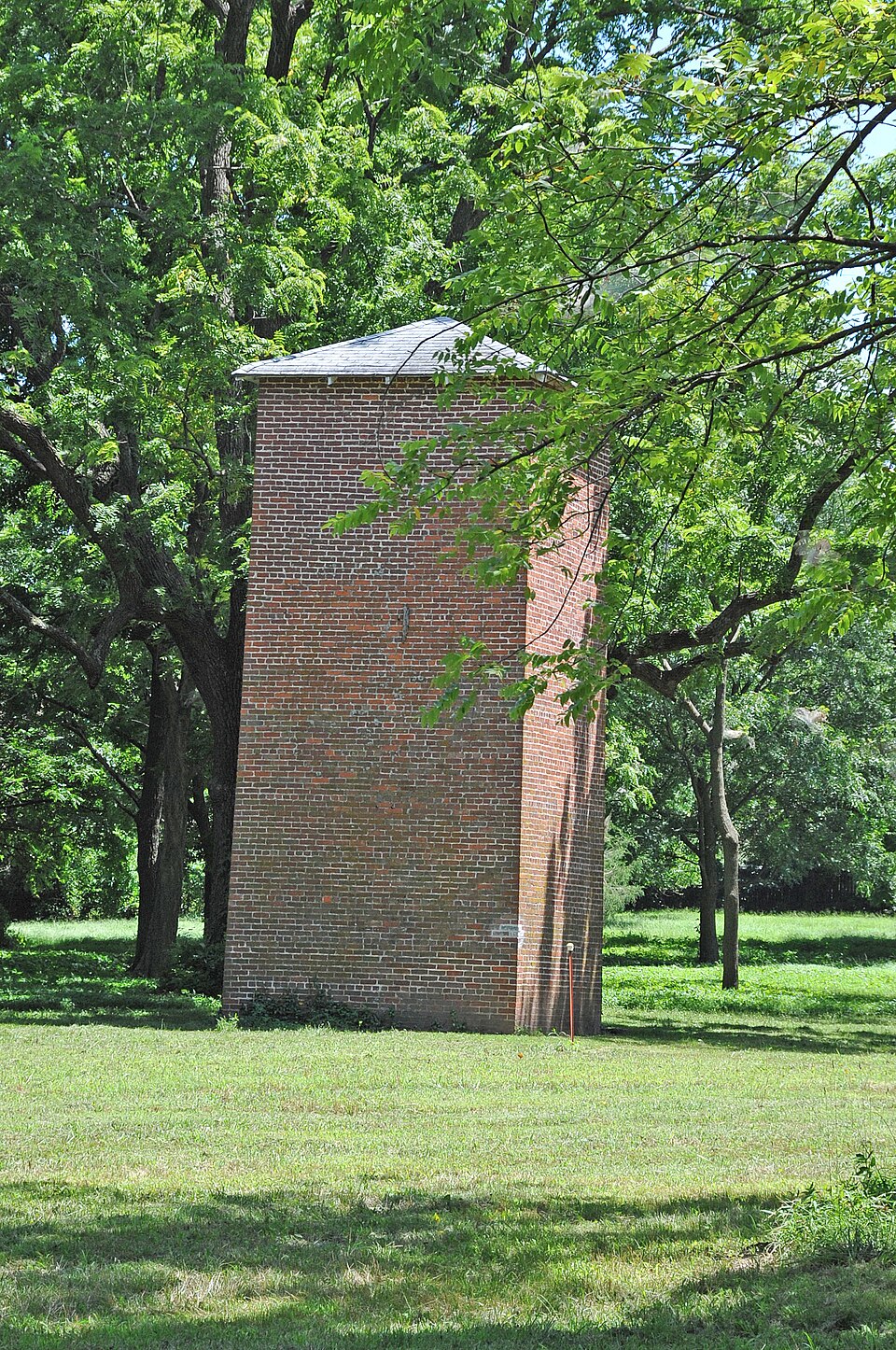 Photograph of Breedlove House and Water Tower