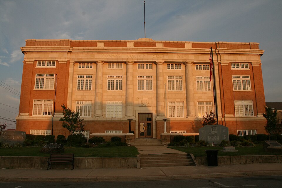 Photograph of Conway County Courthouse