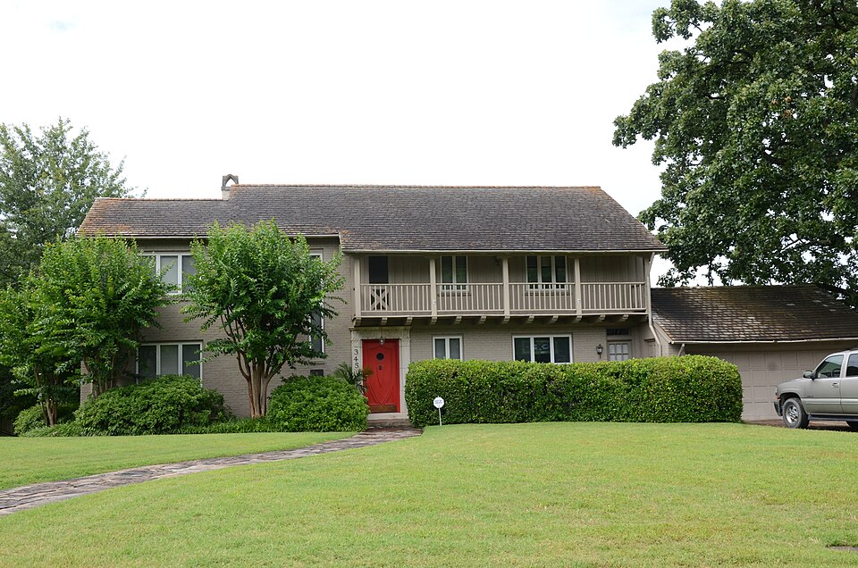 Photograph of Pruniski House