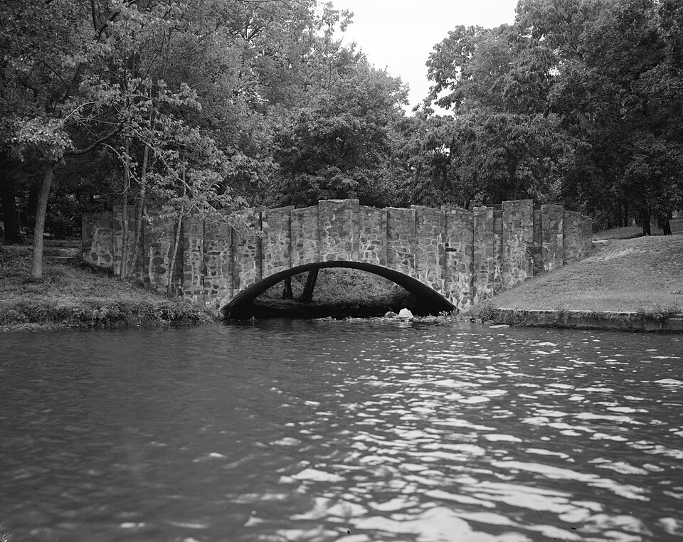 Photograph of Lakeshore Drive Bridge