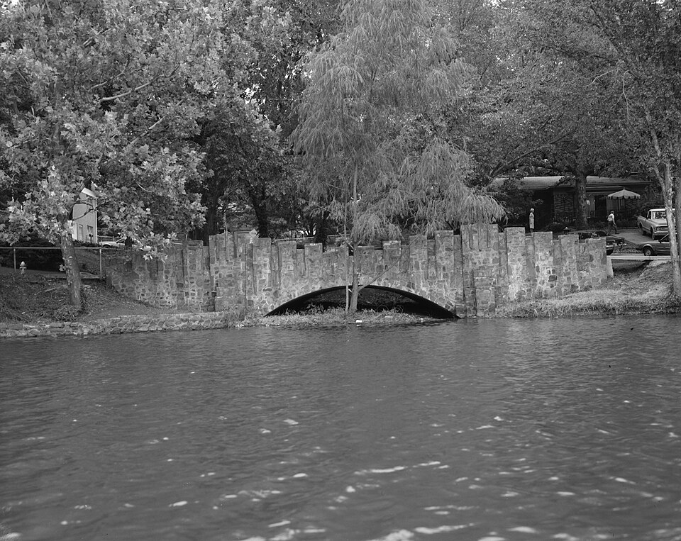 Photograph of Edgemere Street Bridge