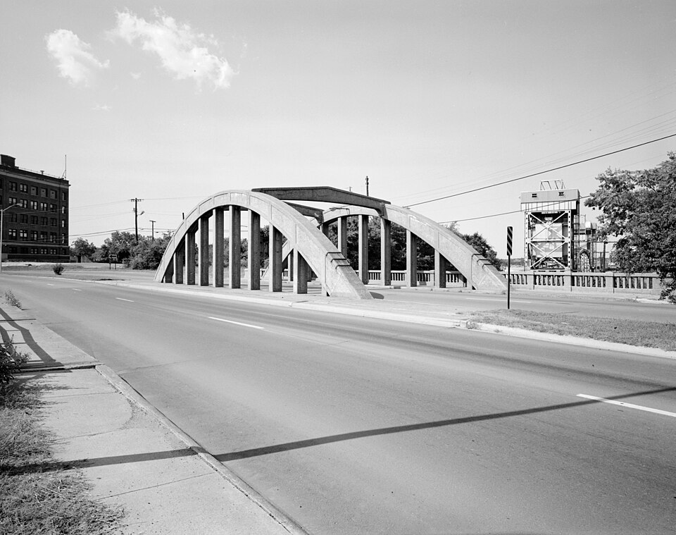 Photograph of Lincoln Avenue Viaduct