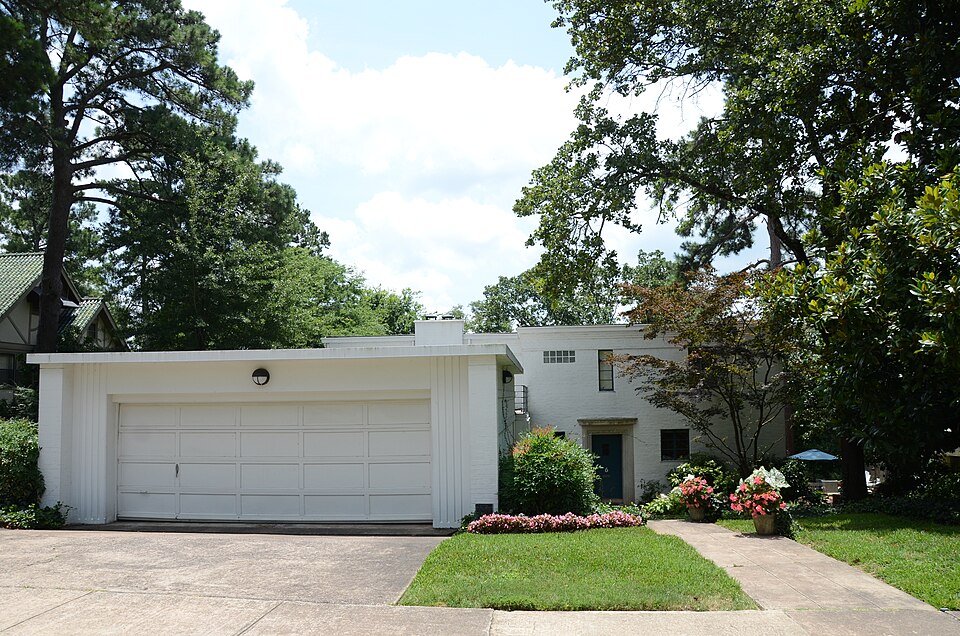 Photograph of Werner Knoop House