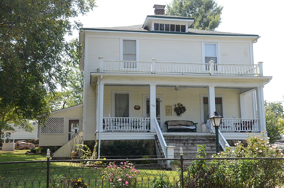 Photograph of T.H. Morris House
