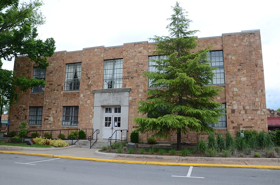Photograph of Van Buren County Courthouse