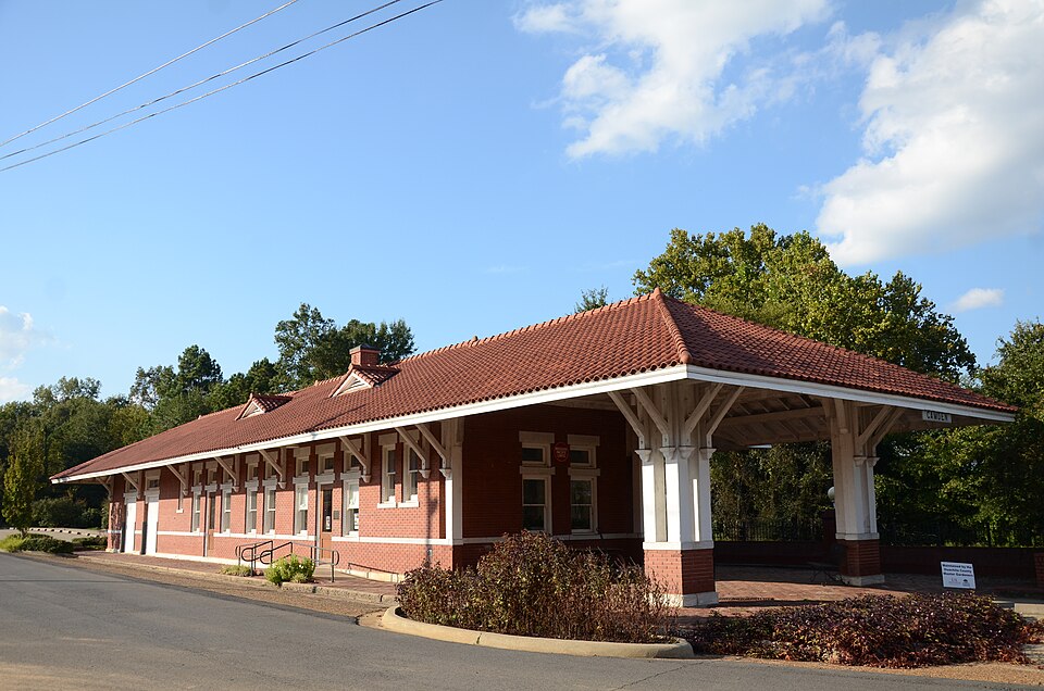 Photograph of Missouri Pacific Railroad Depot-Camden