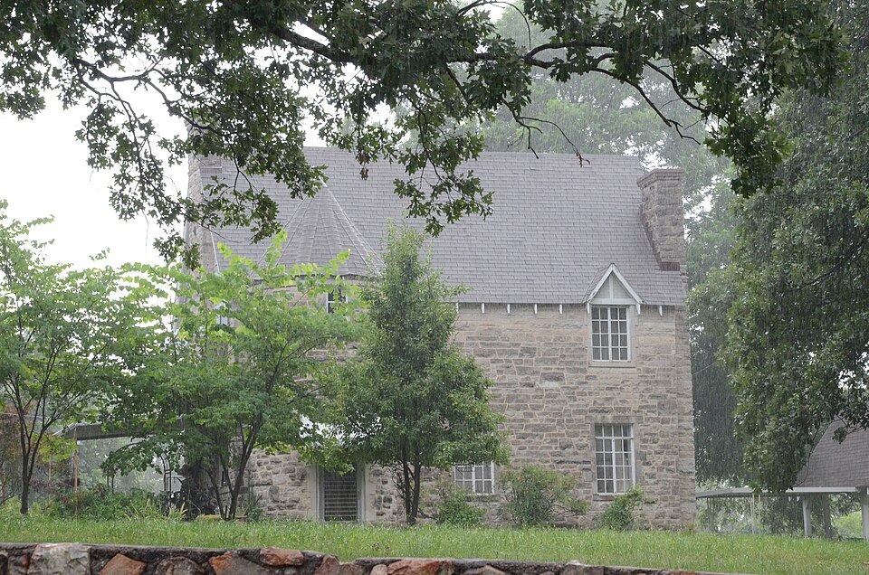Photograph of Cherry-Luter Estate