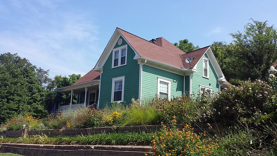 Photograph of Leslie-Rolen House