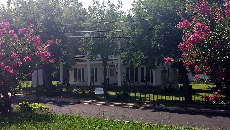 Photograph of Anthony Luna House