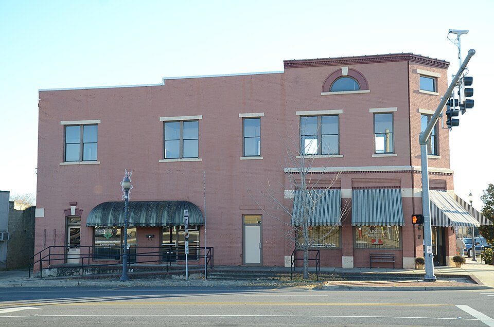 Photograph of Farmers and Merchants Bank-Masonic Lodge