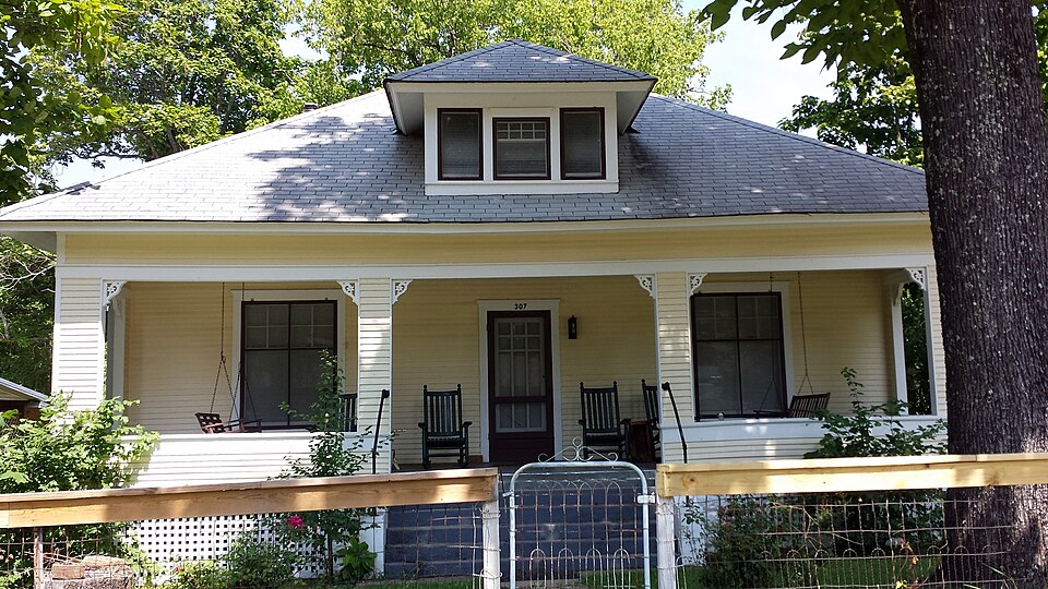 Photograph of Dr. Cleveland Hollabaugh House