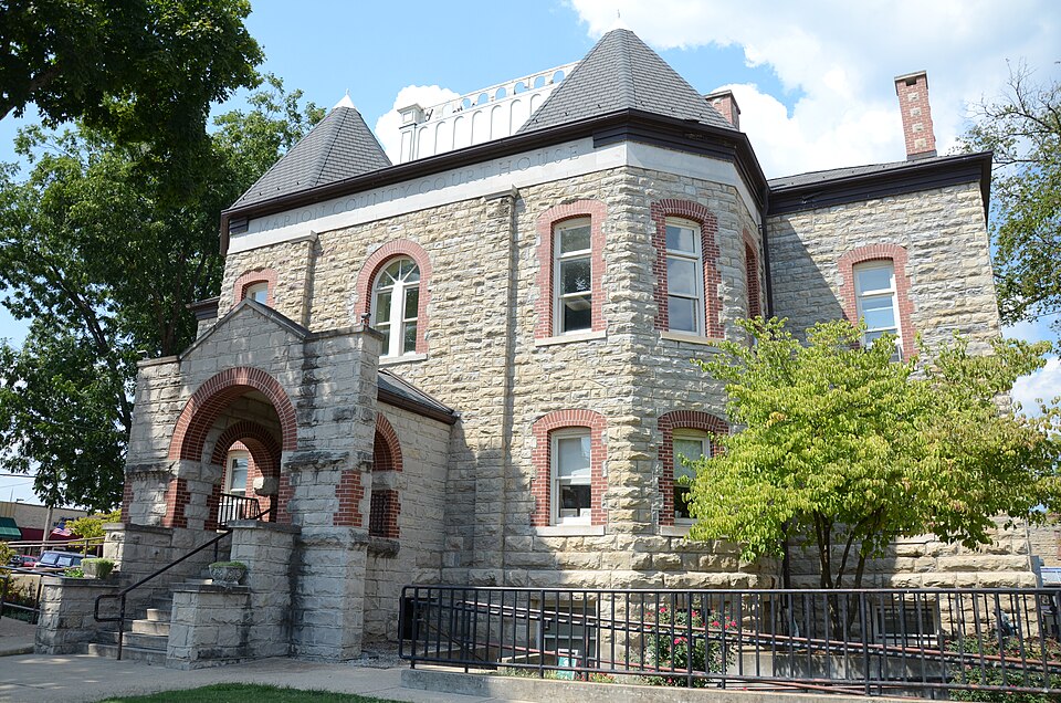 Photograph of Marion County Courthouse