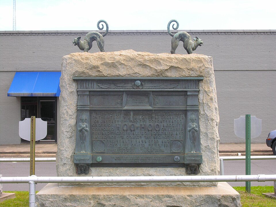 Photograph of Hoo Hoo Monument