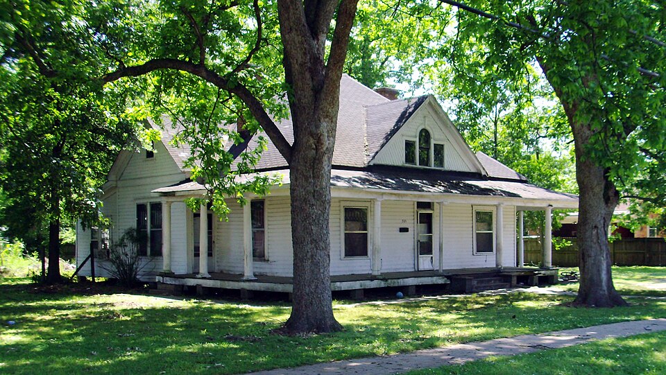 Photograph of Dr. J.D. Watts House