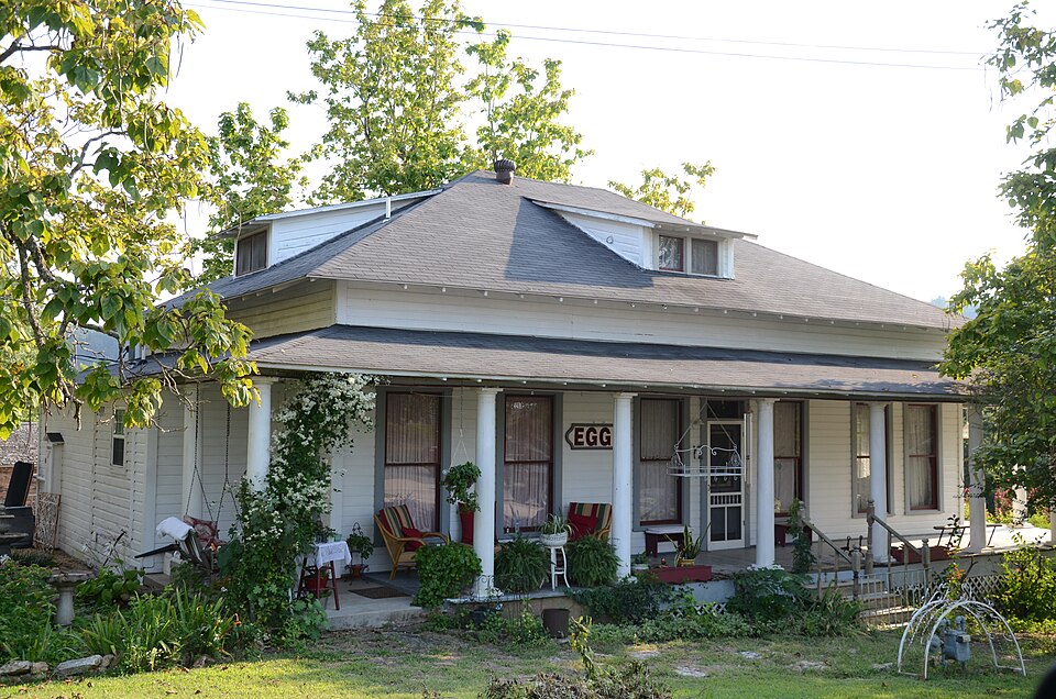Photograph of Davis House