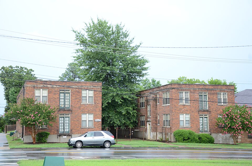 Photograph of Holcomb Court Apartments
