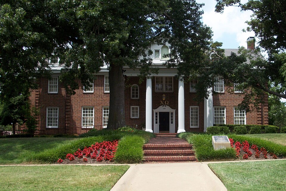 Photograph of Chi Omega Chapter House