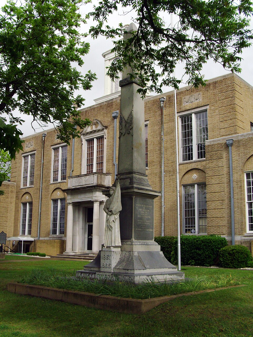 Photograph of Camden Confederate Monument