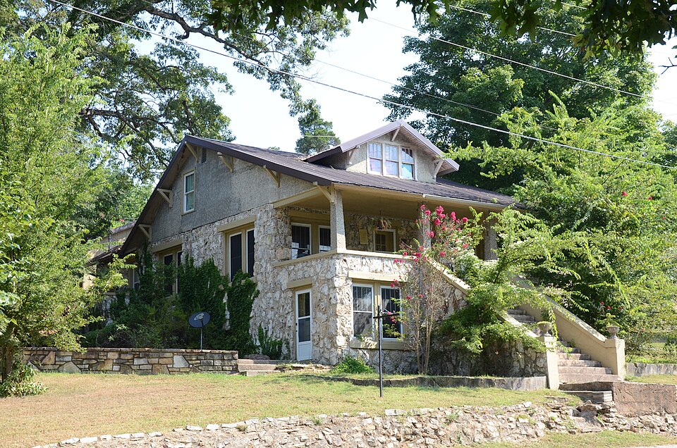 Photograph of Lee Weaver House