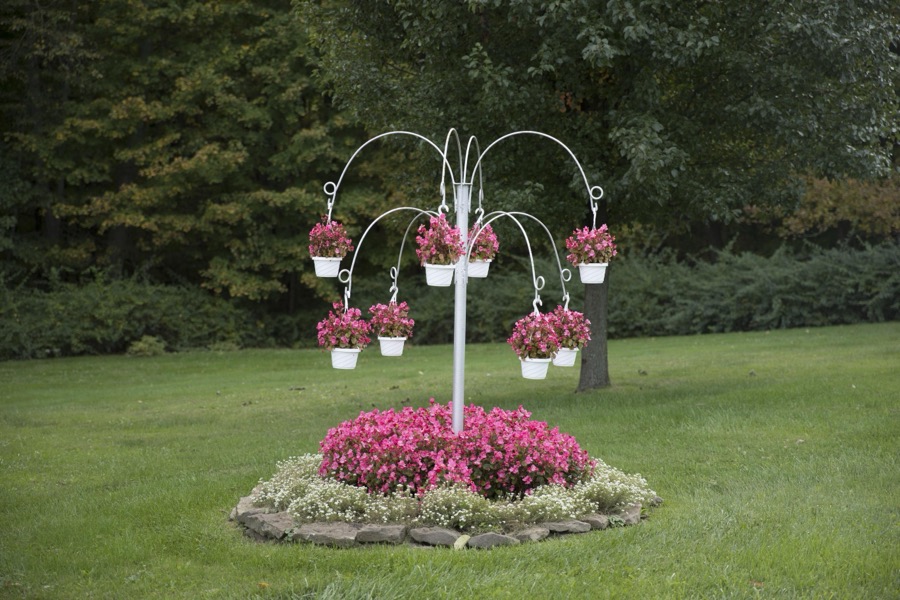 Garden display at Yoder's Amish Home, an authentic Amish farm that began accepting visitors in 1983 near Walnut Creek in central Ohio, along the "Amish Country Byway"