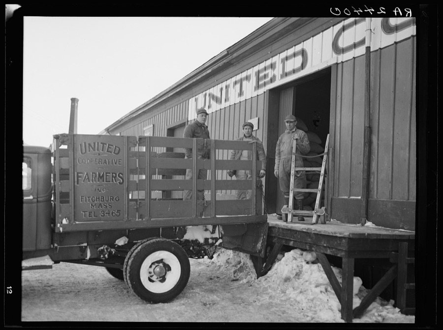 Farmers' warehouse owned by United Cooperative Society. Fitchburg, Massachusetts