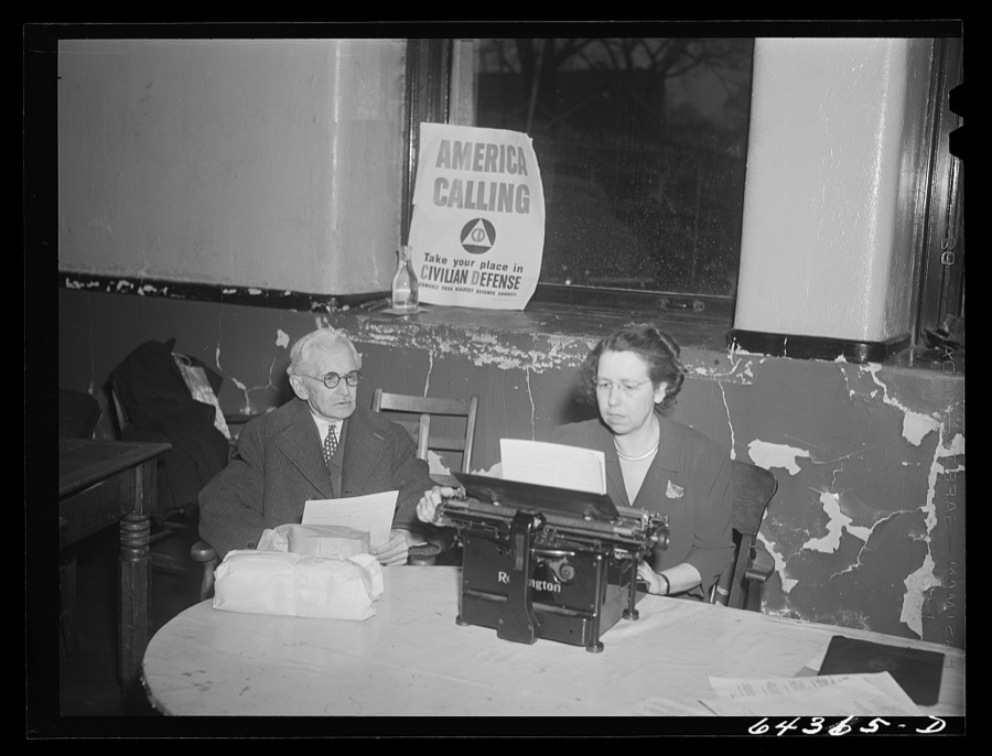 Marietta, Ohio. Old lawyer, veteran of Spanish-American War, registering for civilian defense in basement of the courthouse
