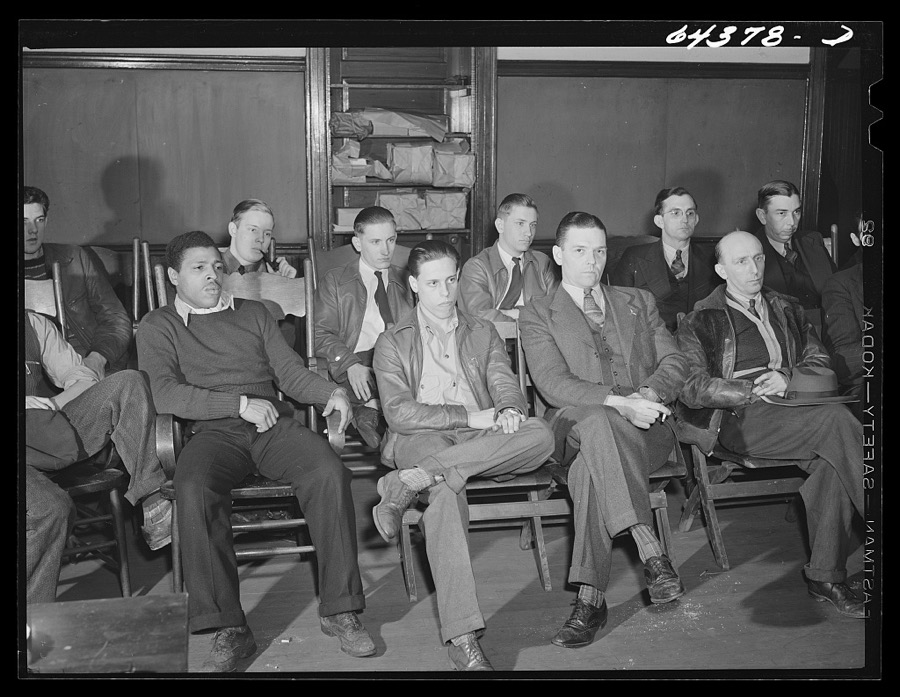 Portsmouth, Ohio. "Hams" (amateur radio operators) of Portsmouth and vicinity meeting to organize for civilian defense