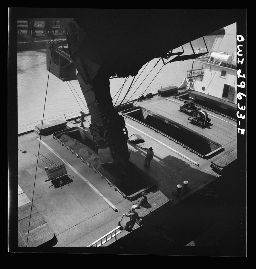 Sandusky, Ohio. Loading coal into a lake freighter at the Pennsylvania Railroad docks