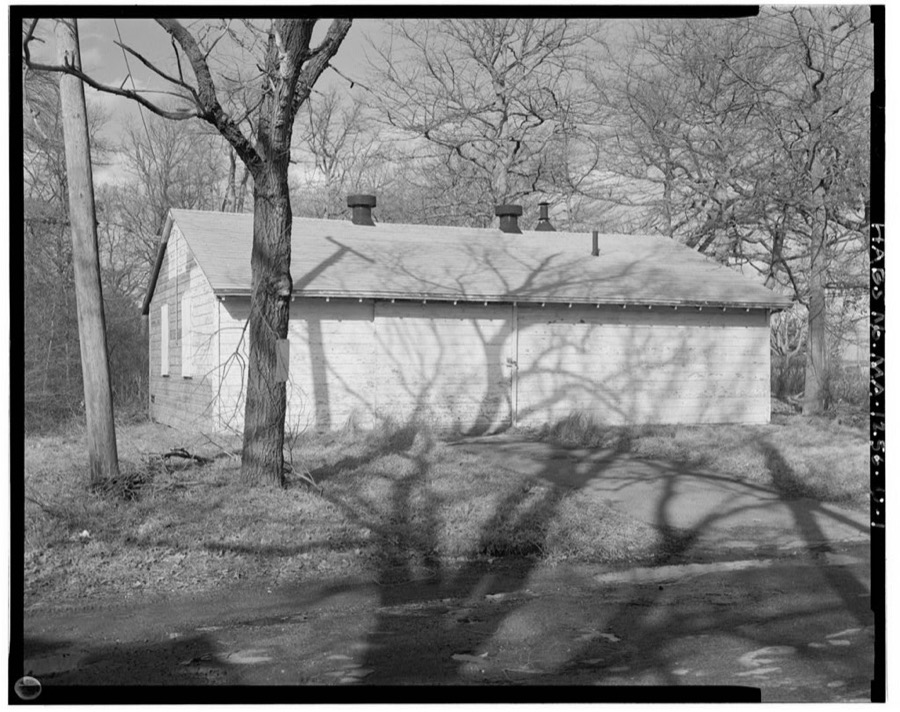 Fort Rodman Military Reservation, Administration Building, North of enlisted men's barracks, New Bedford, Bristol County, MA