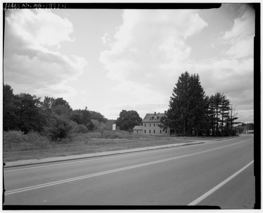 215 North Main Street (House), Millbury, Worcester County, MA