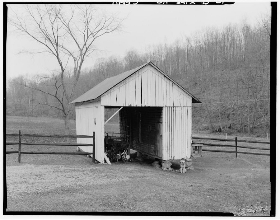 Harlow Lewis Calvert Farmstead, Corn Crib, South side of U.S. Route 50, 1.9 miles south of Guysville, Guysville, Athens County, OH