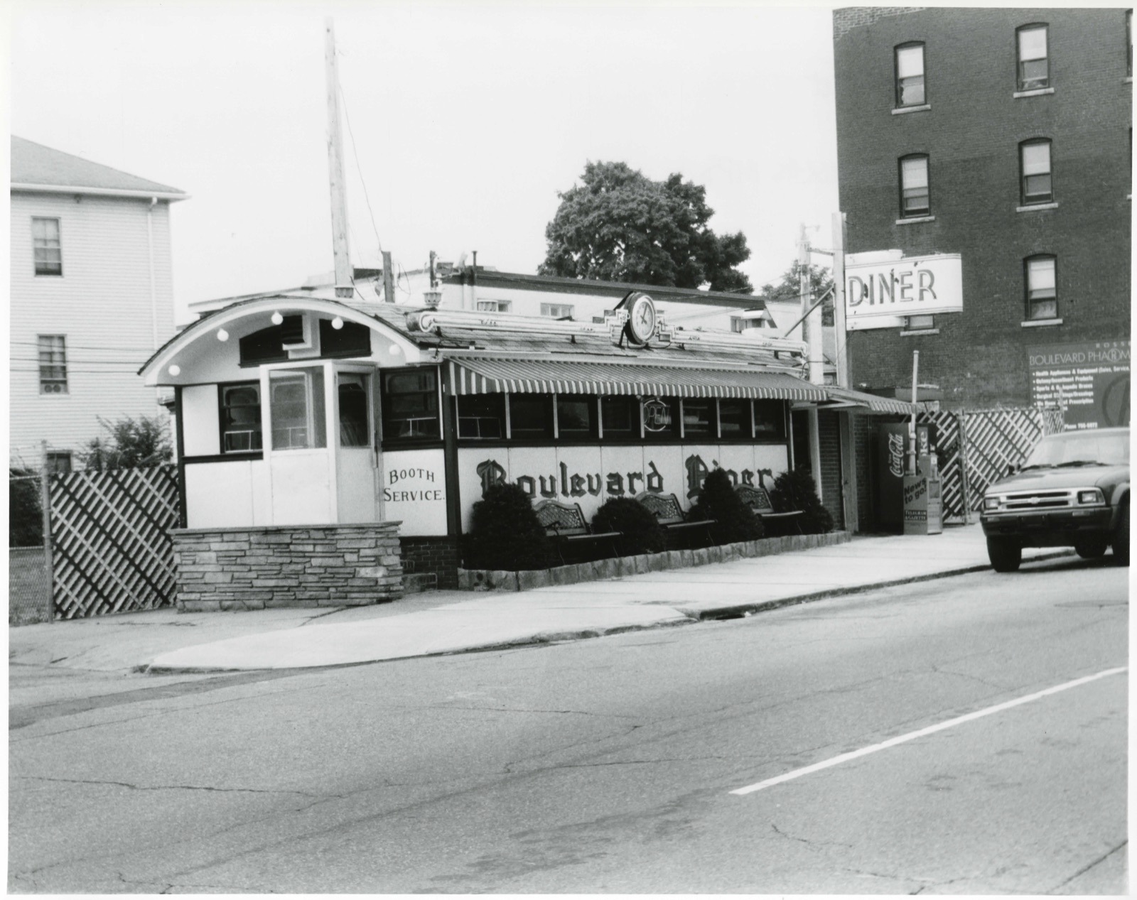 Boulevard Diner, photograph from the federal nomination