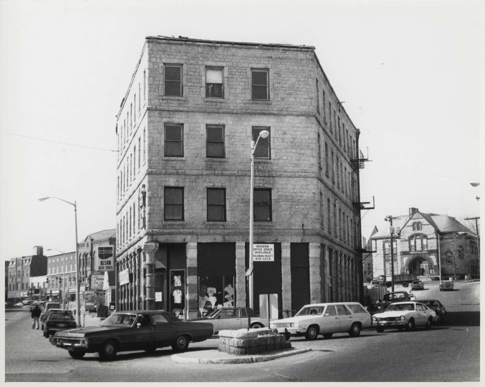 Thom Block, photograph from the federal nomination