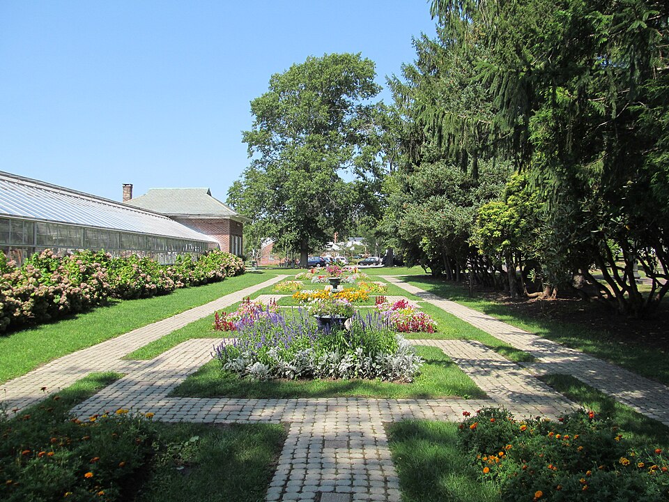 Photograph of Buttonwood Park Historic District