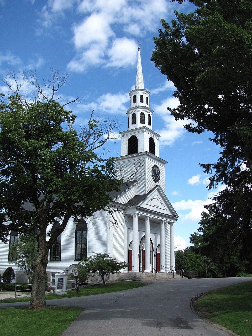 Photograph of Sutton Center Historic District