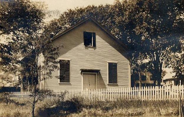 Photograph of Amesbury Friends Meeting House