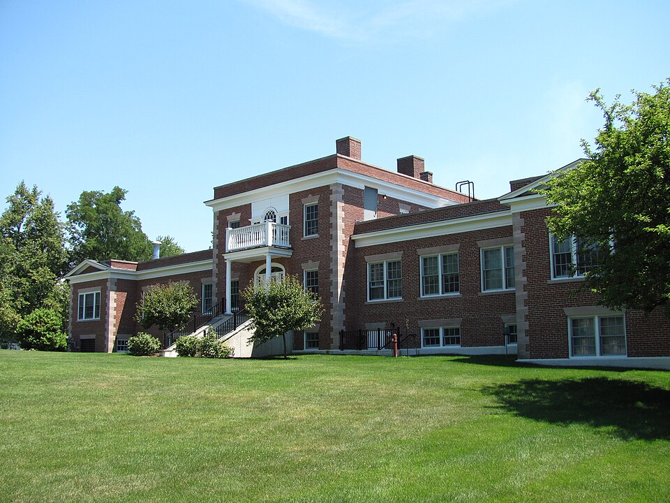 Photograph of Community Memorial Hospital