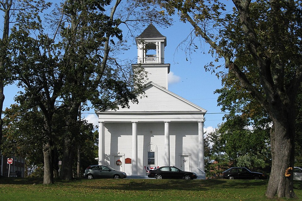 Photograph of Washburn Square-Leicester Common Historic District