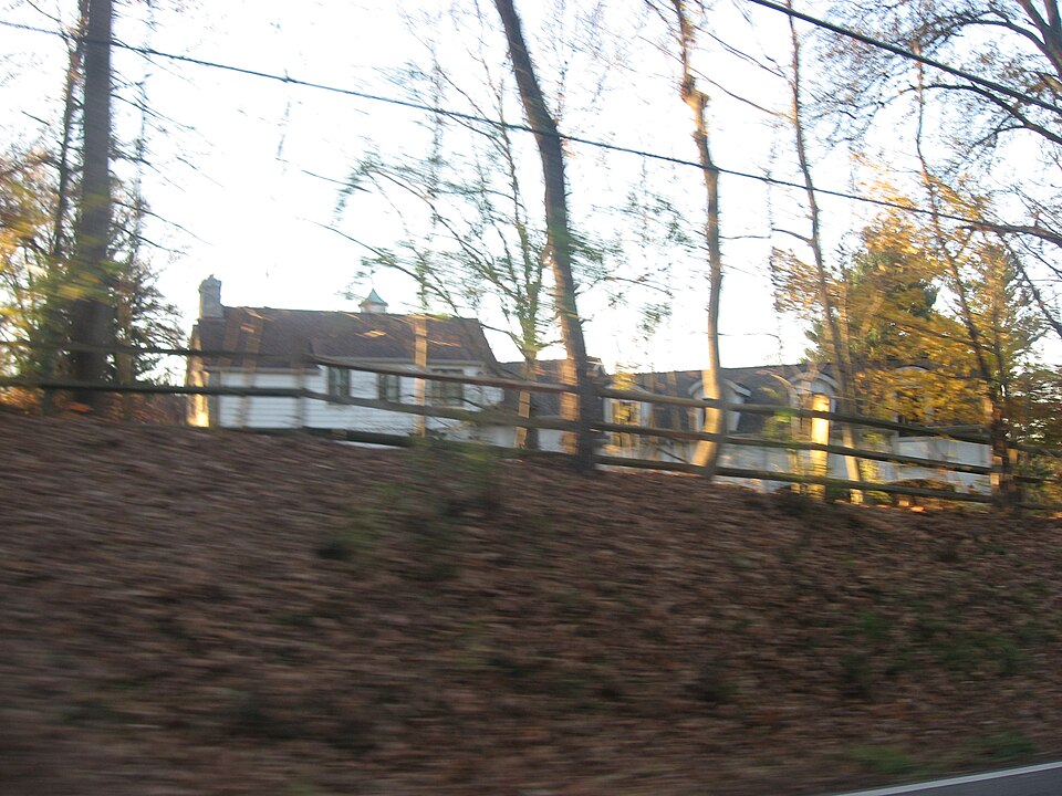 Photograph of Gordon E. Pape House