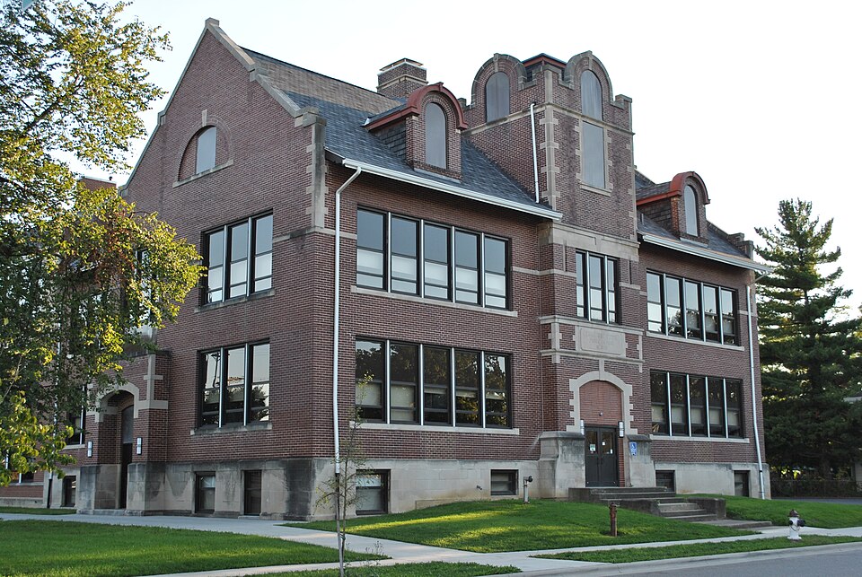 Photograph of Canal Winchester School